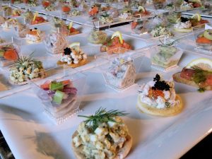 Zweedse Catering voor luxe scandinavische event-party-en bedrijf catering. Lopend buffet, dinner, kerstdinner, kersftbuffet, hapjes, koffietafel, eventcatering, walking dinner.